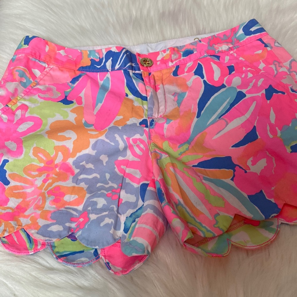 Lilly Pulitzer Buttercup Short Size 2